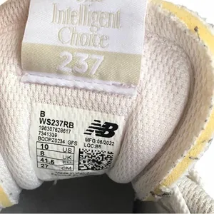New Balance 237 in White and Burgandy Women’s Size 10 thumbnail 9