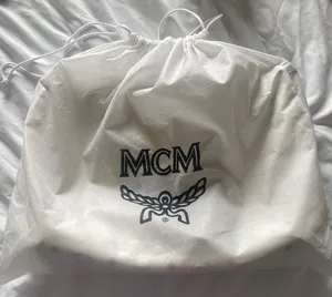 MCM Princess Lion White Shoulder Tote thumbnail 10