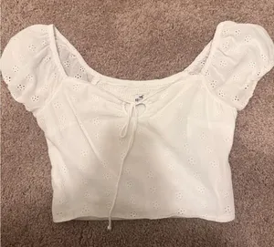 Hollister White Eyelet Puff-Sleeve Tie-Front Crop Top thumbnail 1