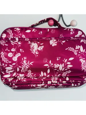 Lug Rider Flourish Berry Travel Bag Cosmetics Luggage BrokenStrap Organizer RFID thumbnail 2