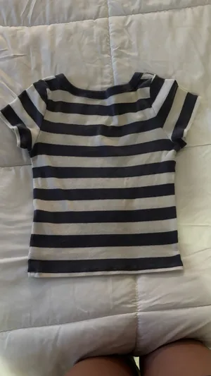 Hollister top thumbnail 2