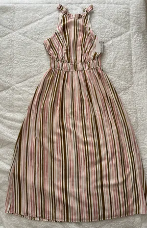 Nine West Gathered Waist Halter Maxi Dress thumbnail 3