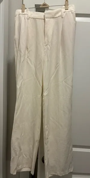 Zara Off-White Trousers thumbnail 1