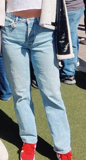 Abercrombie Curve Love The Dad Jeans thumbnail 1