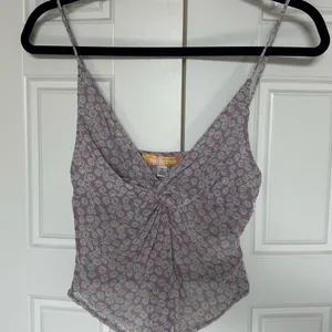 Urban Outfitters Floral Lavender Twist-Front Cami Top, size S thumbnail 2