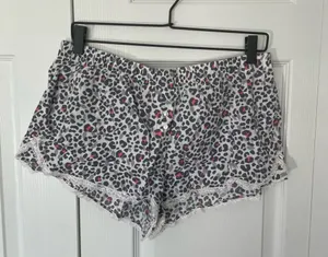 Victorias Secret leopard pajama shorts w lace trim MED thumbnail 1