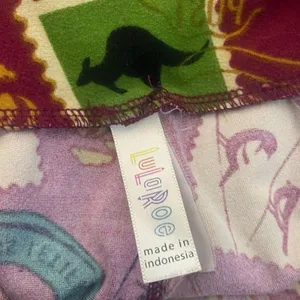 LuLaRoe Leggings One Size Burgundy Travel Stamp Print Buttery Soft Stretch Pants thumbnail 3