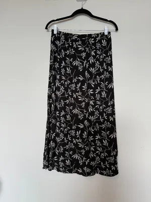 Vintage Black and Gray Floral Skirt Size S thumbnail 1