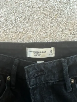 Abercrombie High Rise Skinny Jeans thumbnail 5