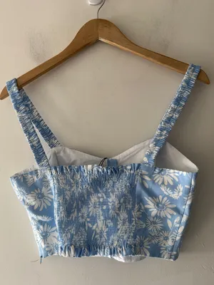 NEW!! Zara Blue and White Adorable Floral‎ Crop Top thumbnail 5