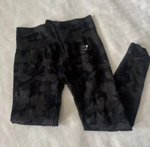 Gymshark Camo Leggings thumbnail 1