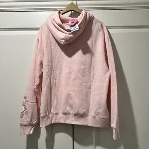 HELLO KITTY NWT Women's Sweatshirt Hoodie Kitty & Friends Go Camping XL thumbnail 5