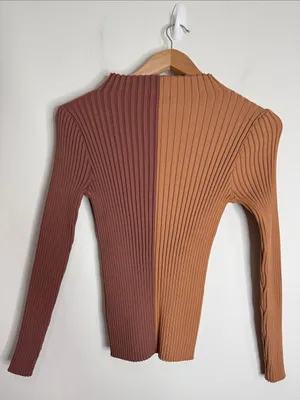 Red by BKE Buckle Ribbed Stretch ColorBlock Top Long Sleeve Tee Neutrals size M thumbnail 2
