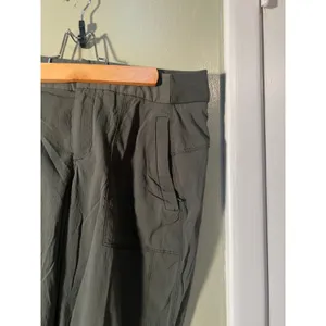 Athleta Womens Size 8 Petite Trekkie Jogger Pants Dark Green Zipper Pockets High thumbnail 5