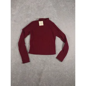 NWT Olivia Rae Top‎ – Women's M Fitted Cropped - Red Long Sleeve Ribbed thumbnail 3