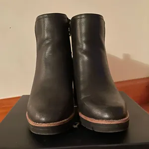 Naturalizer Madalynn Gore Booties thumbnail 4