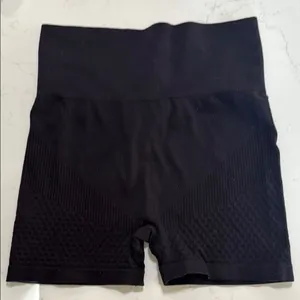 Zara High-Waisted Black Women's athletic Shorts thumbnail 3
