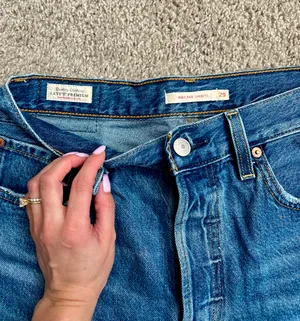 Levi's Ribcage Shorts thumbnail 2