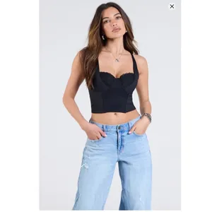 New Windsor Romantic At Heart Lace Trim Crop Top Lace Black‎ Small Dark Romantic thumbnail 2