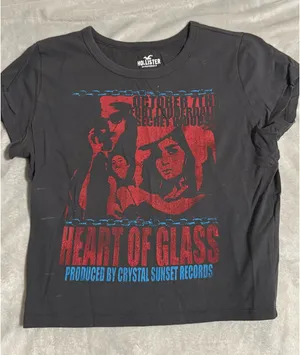 Hollister tee thumbnail 1