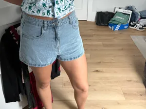 Casual Light Blue Denim Jean Shorts - High-Rise Summer Staple thumbnail 4