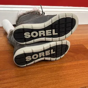 Sorel Women's Gray Fur-Trimmed Boots‎ size 6 thumbnail 6