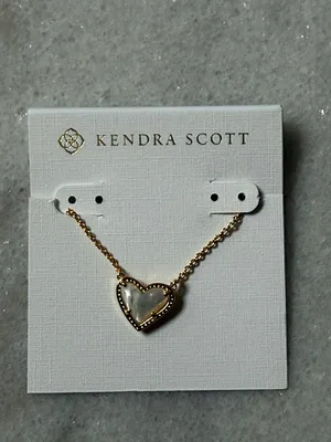 Kendra Scott Gold Heart Pendant Necklace with Mother-of-Pearl Inlay New thumbnail 4