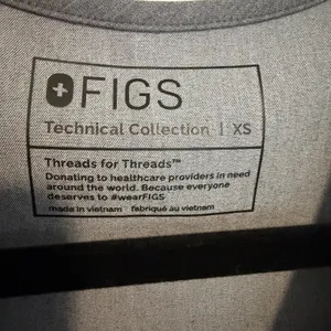 Figs The Technical Collection Catarina One Pocket Gray Scrub Top XS Medical Surg thumbnail 2