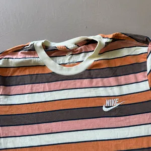 Nike Sportswear Club Striped T-Shirt thumbnail 4