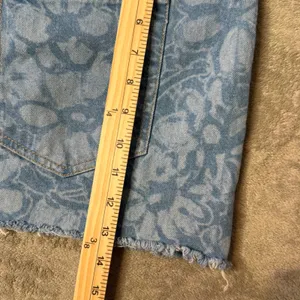 H&M‎ 90s Floral Denim Mini Skirt Frayed Hem Blue Y2K Grunge Button Fly Size 10 thumbnail 11
