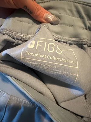 Figs Dusty Blue Scrub Top & Jogger Set thumbnail 3