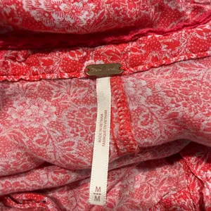 Free People Women’s Red floral Cropped Tank Top Size M thumbnail 4