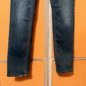 J.Crew Reid Skinny Jeans Size 30 (10) Medium Wash Distressed Stretch Denim thumbnail 5