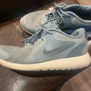 Nike Light Blue Athletic Shoes thumbnail 1