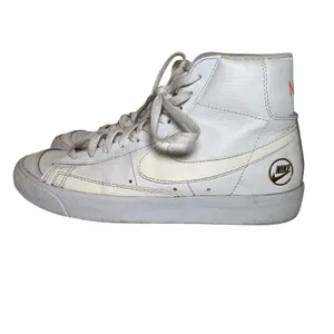 Nike Blazer Mid 77 Womens 8.5 White Sail High Top Sneakers DC1421-100 thumbnail 3