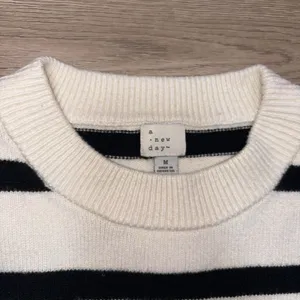 A New Day Women's Target Striped Sweater Size Medium thumbnail 2