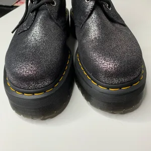 Dr. Martens Boots Women’s Metallic Leather Faux Fur Lined Platform Oxford 10 thumbnail 2