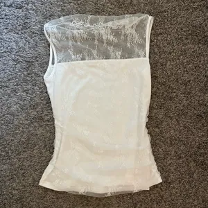 Amazon NWT Elegant White Lace Women Top thumbnail 2