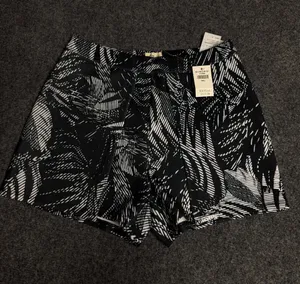 Hollister Navy and White High-Waist Printed Women's Shorts thumbnail 1