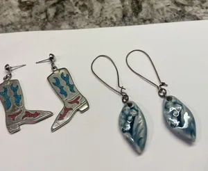 Lot Of 2 Costume Pierced Earrings Mix Dangle Mix - 1 Handmade 1 Cowboy Boots thumbnail 4