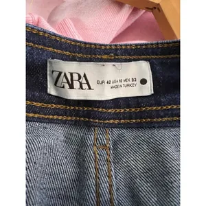 Zara Woman High Waist Wide Leg Crop Jeans Dark Indigo Raw Hem Rigid Denim Size 1 thumbnail 2