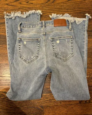 Hidden Jeans Cropped Flare Stretch Jean thumbnail 2