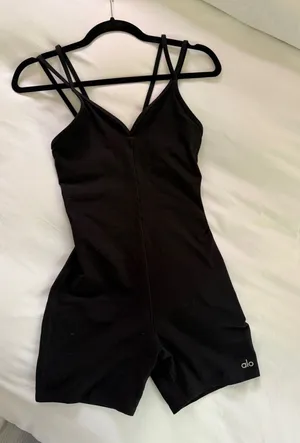 Alo Onesie Yoga thumbnail 1