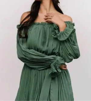 NEW Baltic Born Aubrey Off the Shoulder Pleated Mini Dress Green Large L NWT thumbnail 3