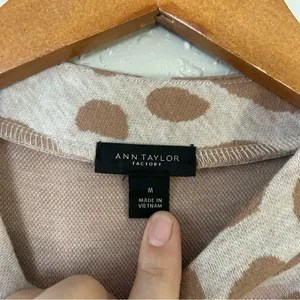 Ann Taylor Factory Crew Neck Cream Pink Animal Print Sweater Sweatshirt Medium thumbnail 2