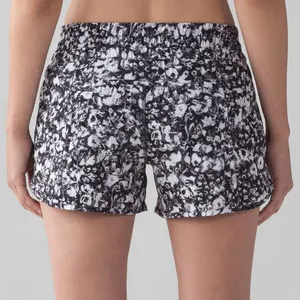 Lululemon Tracker Short V (4") Size 4 thumbnail 3