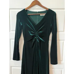 Eliza J Green Dark Velvet Dress Ruched Front Size 2 Fairy Grunge Goth Holiday thumbnail 3