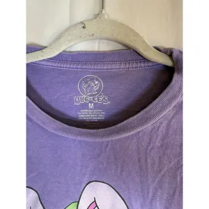 Buc-ee's T-Shirt Mens Size M Purple Easter Bunny Beaver Graphic Crewneck thumbnail 3