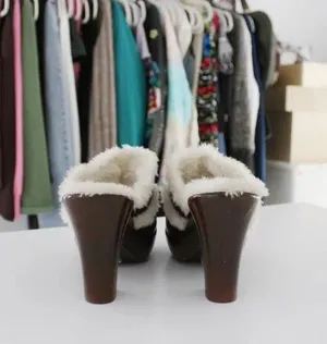 Tommy Hilfiger Merry Vintage Y2K Leather Faux Fur Trim Platform Clogs thumbnail 5