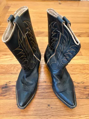 Vintage Justin Black Leather Pointed Toe Cowboy Boots Contrast Stitching Size 7 thumbnail 3